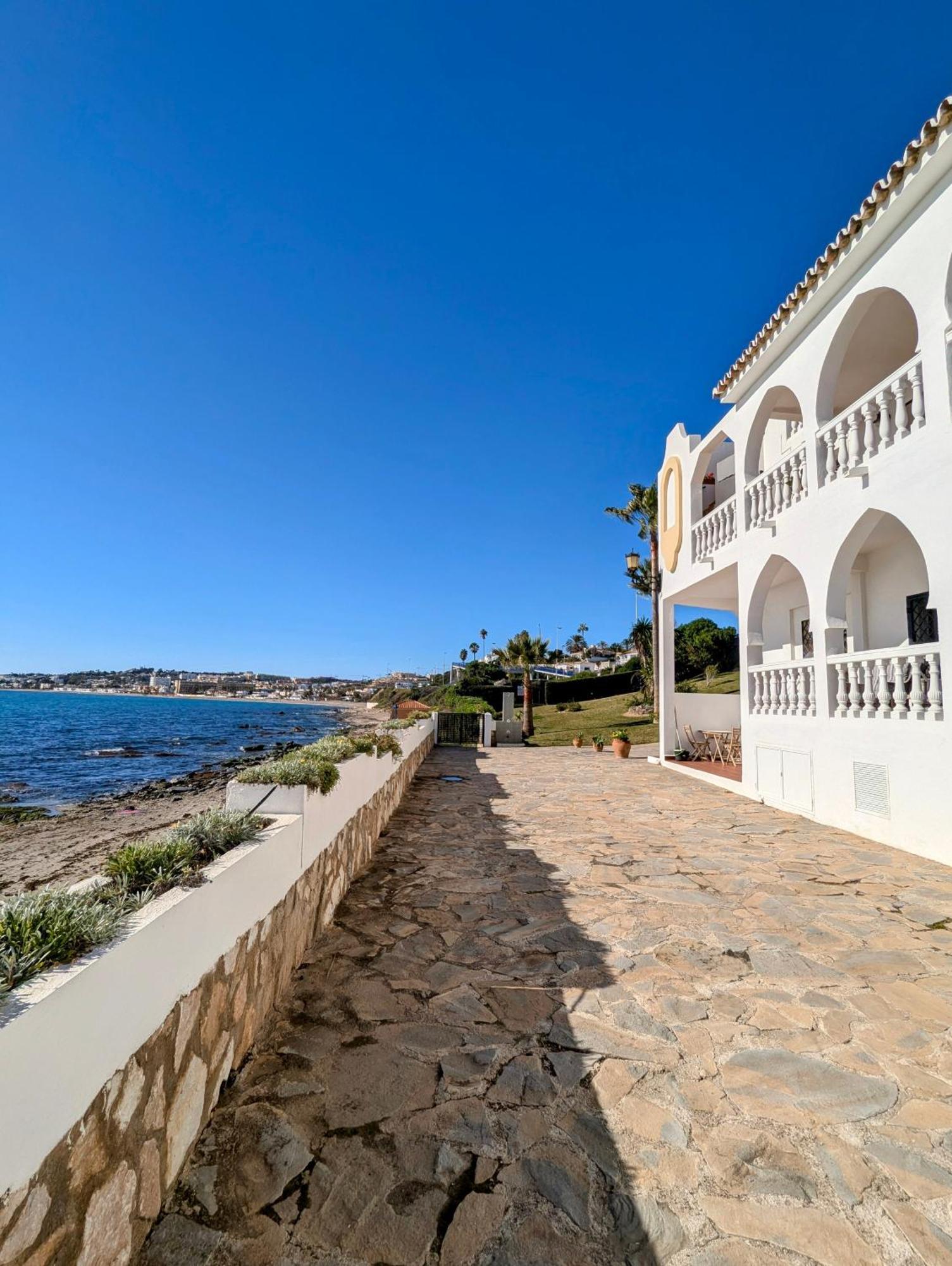 Rise & Shine Beachfront La Cala La Cala De Mijas Exterior photo